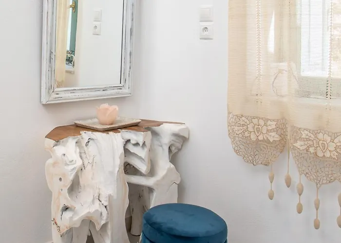 Lady Stamatias House * Chalki Town